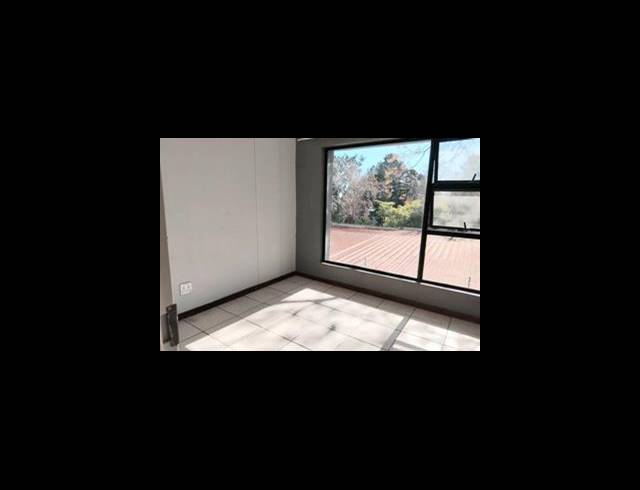 1 BEDROOM PROPERTY TO RENT IN RANDBURG CENTRAL